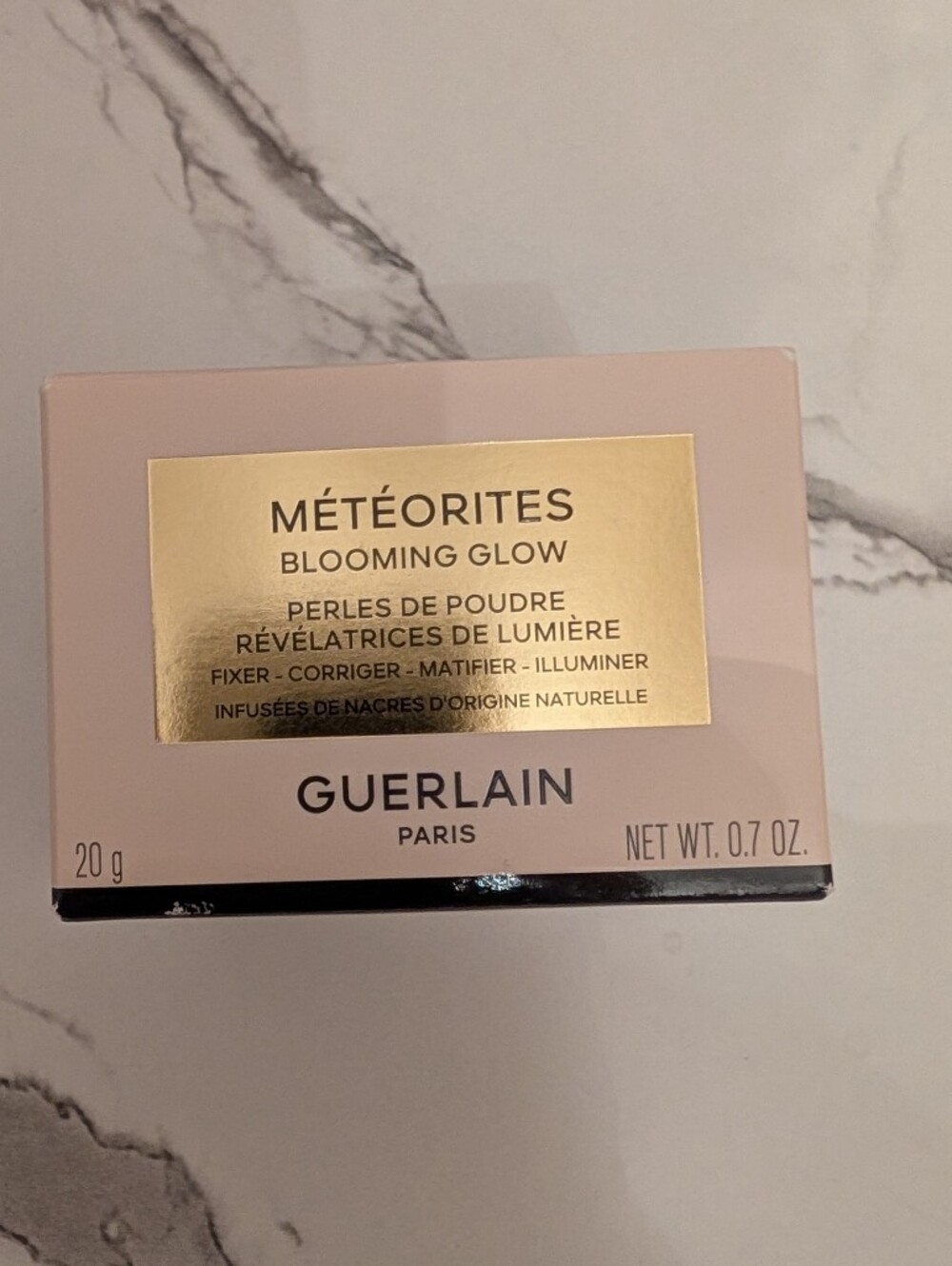 GUERLAIN Blooming Glow Météorites Compact in Soft Pink and Gold